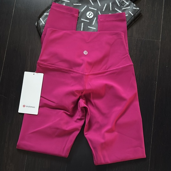 LULULEMON ALIGN HR LEGGINGS 28” in WILD BERRY (WLDB) SZ 8 NWT - Picture 5 of 14